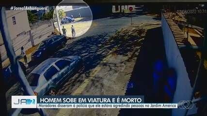 Homem Suspeito De Atacar Pessoas Em Rua Morto Pela Pm Ap S Subir Em