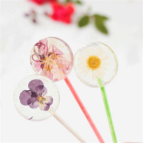 Easy DIY Lollipops With Edible Flowers - A Beautiful Mess