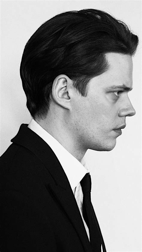 Pin On Stars Bill Skarsgard Bill Skarsgård Wallpaper Celebrities Male