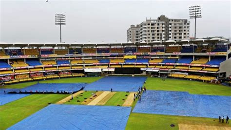 India Vs Australia Nd Odi Holkar Cricket Stadium Indore Pitch Report