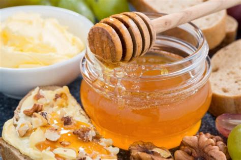 A Dozen Ways To Enjoy Raw Honey