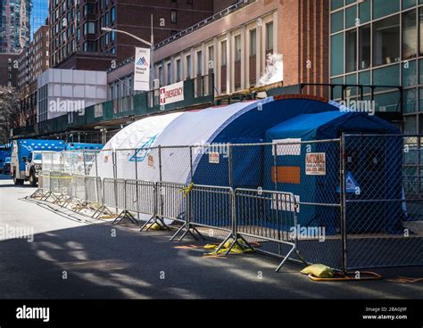 Mount Sinai West Hospital In Manhattan Setup A Cover 19 Testing Tent