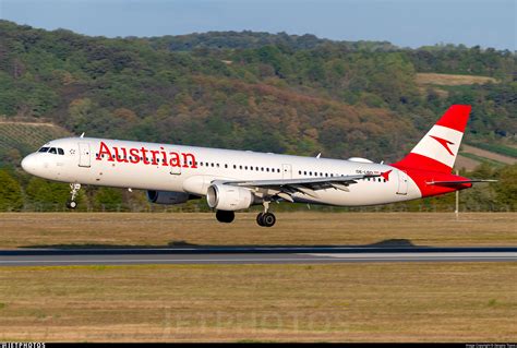 OE LBD Airbus A321 211 Austrian Airlines Gergely Topos JetPhotos