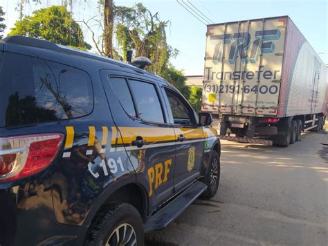 PRF recupera carreta roubada em Caxias Polícia Rodoviária Federal