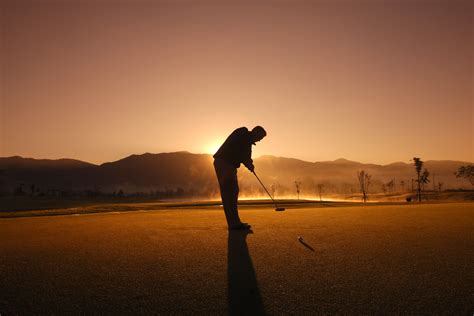 Man Playing Golf Royalty-Free Stock Photo