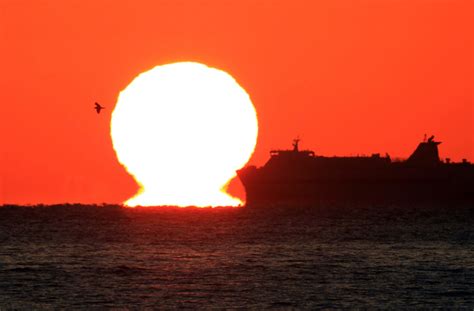 【絶景】”だるま太陽”撮影 富山湾で撮影成功 全国旅行の旅