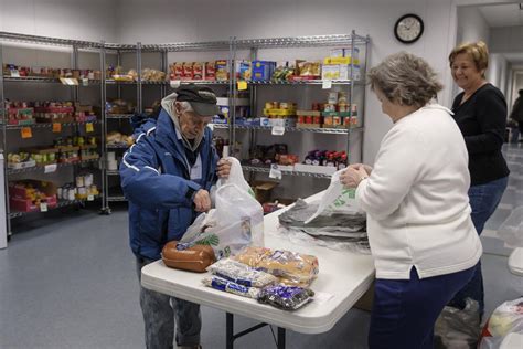 Southern Illinois Food Pantries Band Together To Share Ideas And Lend Support Local News