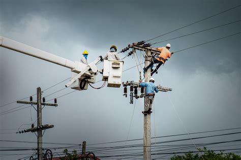 Lineman At Work