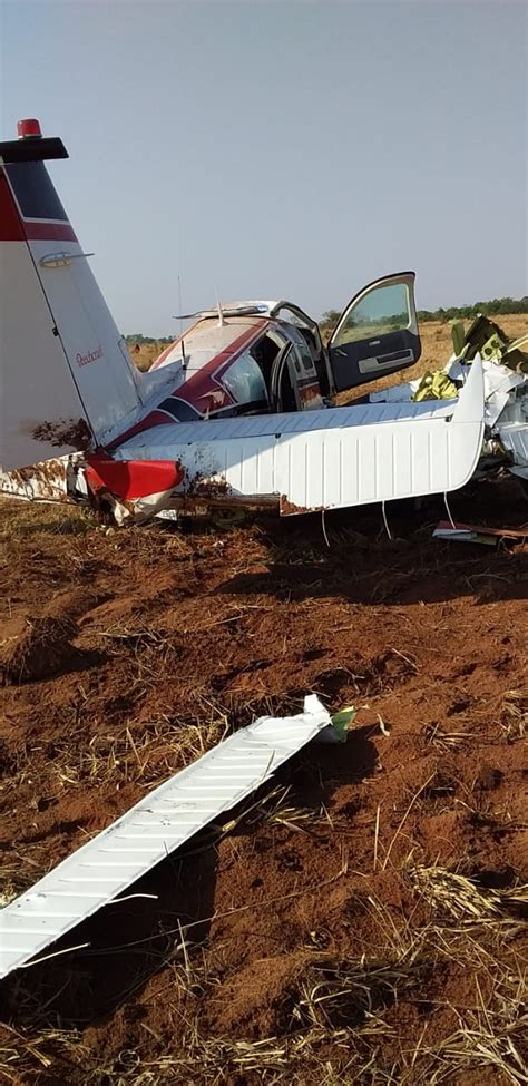 NOTÍCIAS E HISTÓRIAS SOBRE AVIAÇÃO Avião sai de SP e faz pouso forçado