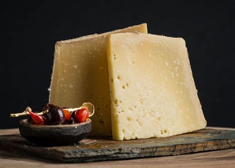 Fromagination S Swiss Heritage Month Features Emmentaler Cheese