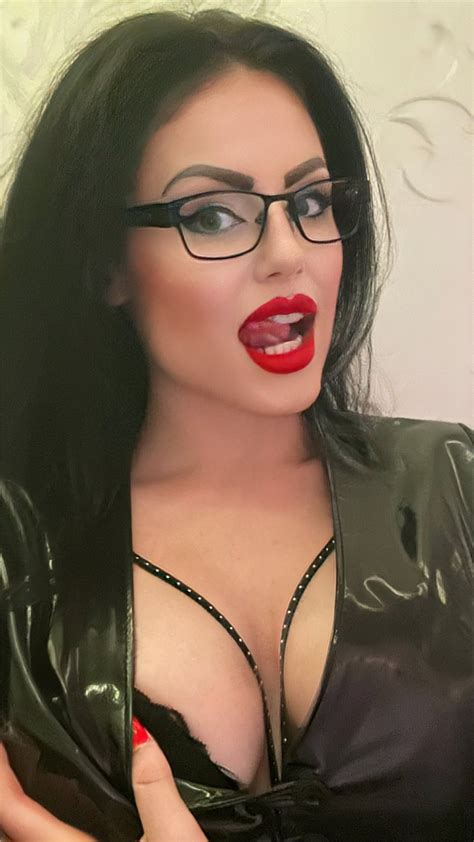 TW Pornstars Mistress Blackdiamoond Berlin München Frankfurt Twitter