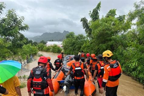 Tim Rescue Basarnas Makassar Masih Terus Lakukan Evakuasi Korban Banjir