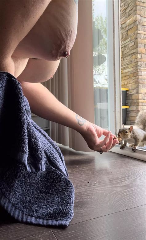 My Friend Enjoying My Side Boob Nudes Sideboob NUDE PICS ORG