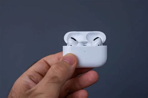 Airpods Pro Fotos De Stock Imágenes De Airpods Pro Sin Royalties Depositphotos