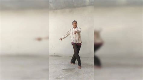 Viral Video Desi Uncle Dances To Sajna Tere Pyar Mein Netizens Say