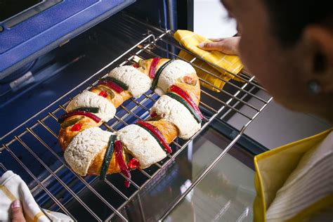 How To Clean Oven Racks Easy Ways Homeaglow