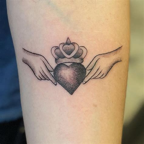Claddagh Tattoo Tattoo Ideas And Inspiration Irish Tattoos