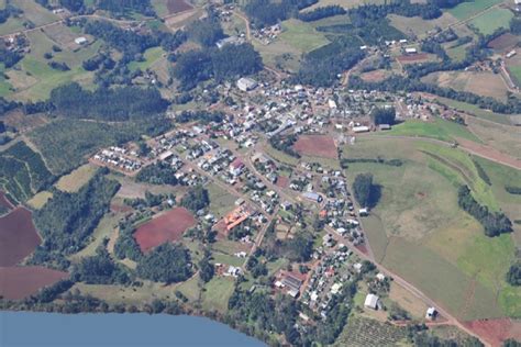 Tr S Passos News Jovem De Anos Morto A Tiros Em Pinheirinho Do