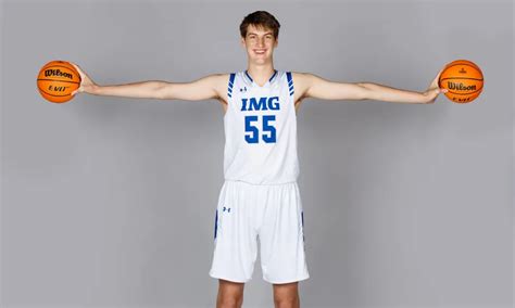 79 Olivier Rioux Tallest Ncaa Basketball Player Off The Deck Sports