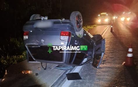 Mulher Fica Ferida Ap S Carro Capotar Na Br Entre Luz E Bom