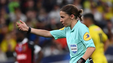 Fifa nomeia árbitras e assistentes mulheres para a Copa do Mundo pela