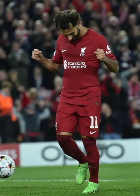 Pin By Zainab Hassan On Mo Salah Lfc Mo Salah Sports Jersey