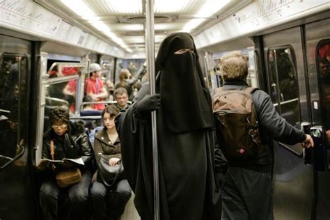 Austria Pune Piciorul In Prag Burqa Va Fi INTERZISA Nu Este Un