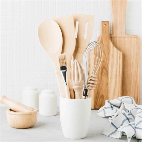 Essential Kitchen Tools For Beginners | Top 10 Must Haves