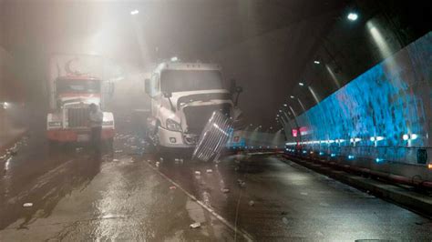 Aumenta la cifra de muertos por accidente en el túnel La Linea La Jornada