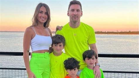 Qu Pas El Curioso Gesto De La Familia De Lionel Messi Al Llegar A