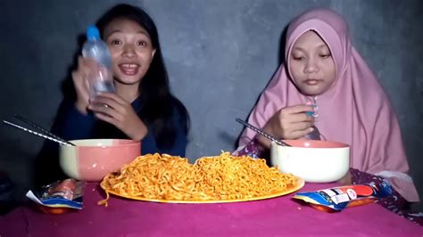 2 Mie Boncabe Dan 2 Mie Samyang Pedes Nya Bikin Nagih YouTube