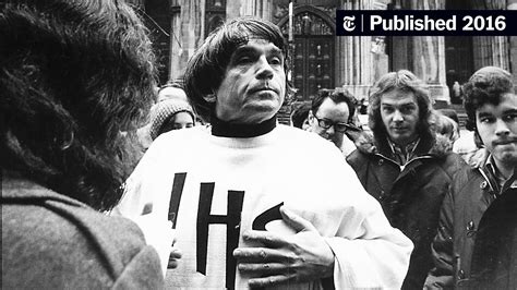 Remembering Daniel Berrigan A Penniless Powerful Voice For Peace