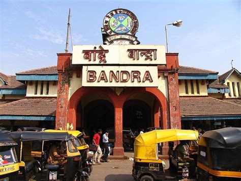 Basic amenities at Bandra station & terminus in 'poor condition', says ...