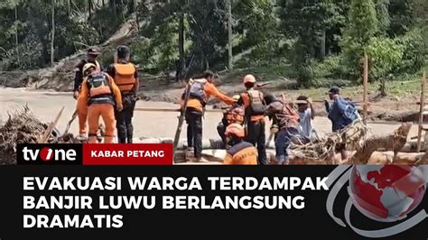 Mengerikan Tim Sar Evakuasi Warga Seberangi Sungai Pakai Batang Pohon