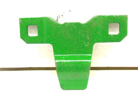 NOS HOLD DOWN CLIP FOR JOHN DEERE COMBINE KNIFE H84412 EBay Clip