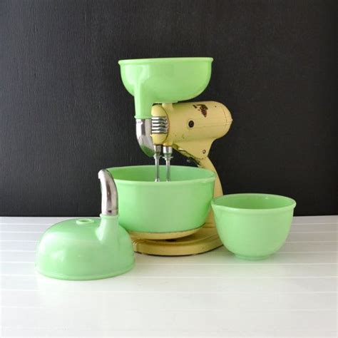 Vintage Sunbeam Mixmaster S A With Jadeite Bowls And Cream Stand