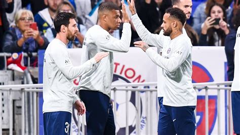 Mbapp Neymar Lionel Messi Attend Le Feu Vert Du Psg Le Sport