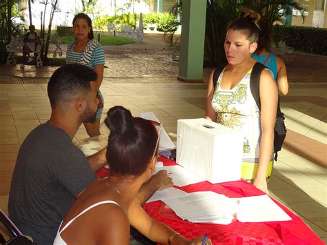 Jornada De Elecciones En La Uci Un Voto Por La Feu Universidad De