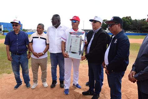 Trinitarios y Caciques triunfan Béisbol Primaveral 2024 Momento