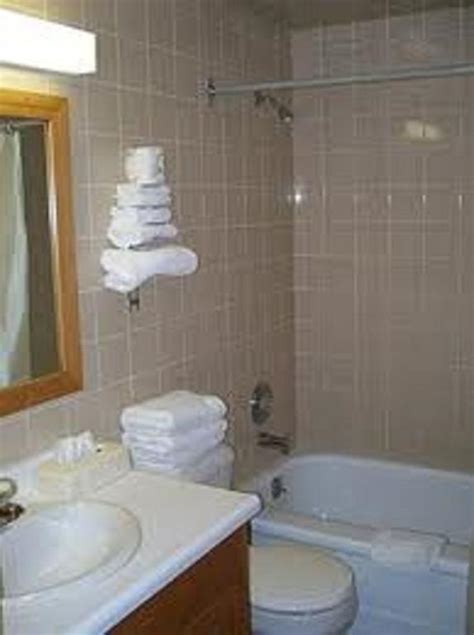 Econo Lodge by the Falls | Hotels and Motels Niagara Falls