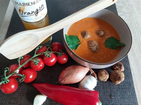 Tomaten Paprika Suppe Mit Hackbällchen Anjas Leckerloeffel De