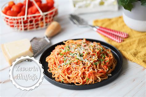 Domates Soslu Spagetti Tarifi Kevserin Mutfağı Yemek Tarifleri