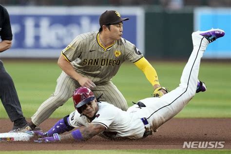 김하성 8경기 만에 홈런 폭발시즌 첫 4타점 활약 네이트 스포츠