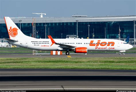 PK LSZ Lion Air Boeing 737 96NER WL Photo By Stanley Joe Hidayat ID