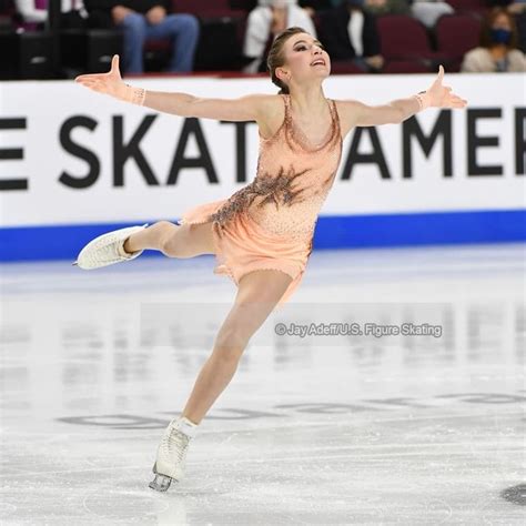 Pin By On Dasha Usacheva Figure Skating Skate Poses