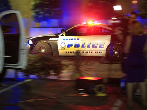 Dallas police attacked - Dallas shooting: Police officers killed in ambush - Pictures - CBS News