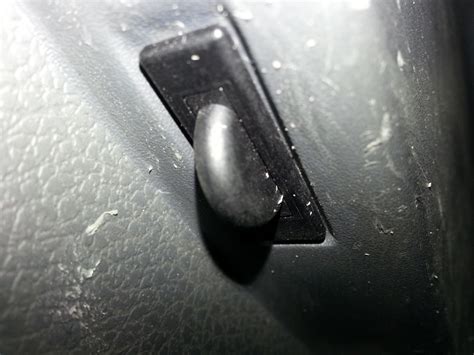 Концевик бардачка оригинал! — Renault Logan (1G), 1,6 л, 2007 года ...