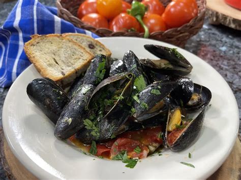 Steamed Mussels In Marinara Sauce Pasquale Sciarappa Recipes