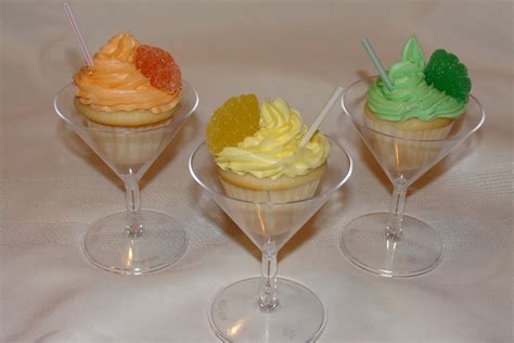 Kake Mini Cocktail Cupcakes