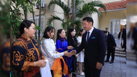 Khurelsukh Ukhnaa Meets With Mongolian Students In Vietnam Akipress